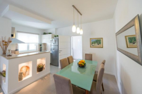 Отель Apartments Estrella  Дубровник